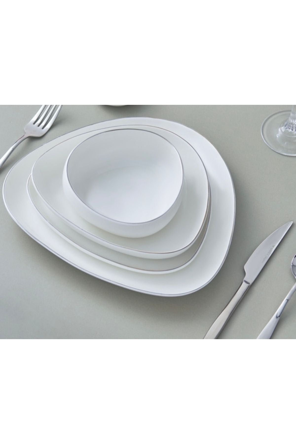 Red Carpet Collection Streamline Tribe Platin 22,5 cm pasta Servis Tabağı