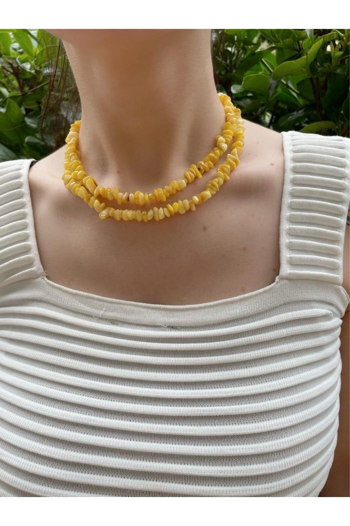Mother-of-Pearl Natural Crushed Stone Bright Yellow Necklace (Long and Short Wear)