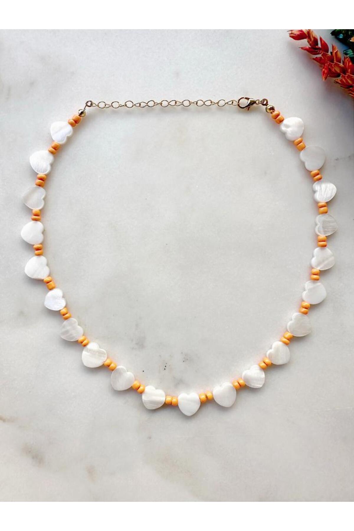 Healing stones collection, heart-shaped mother-of-pearl necklace