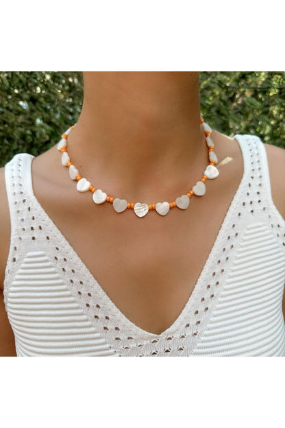 Healing stones collection, heart-shaped mother-of-pearl necklace